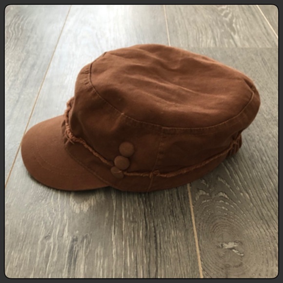 Brown Button Accent Baker Boy Hat - Picture 3 of 6